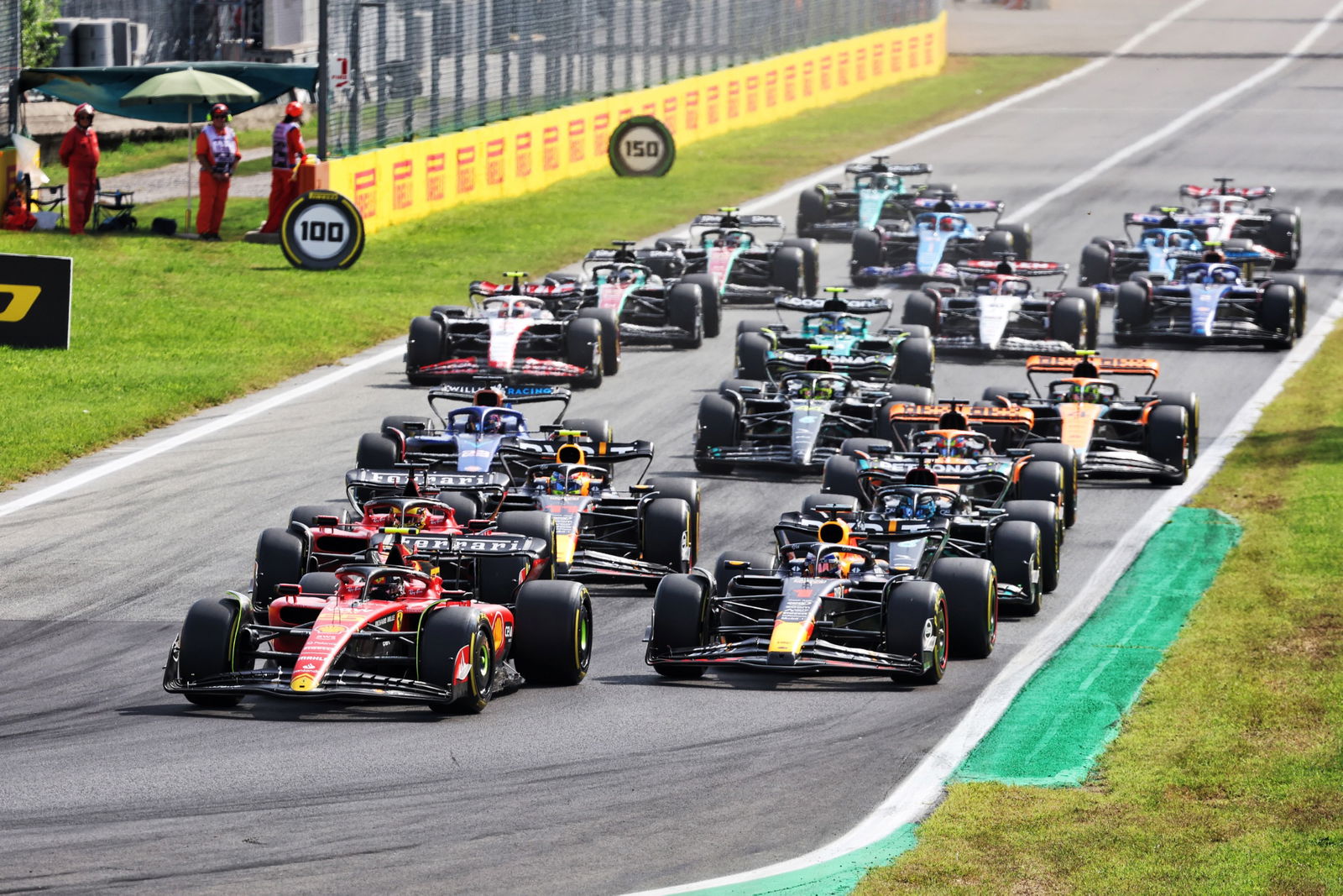 Carlos Sainz Jr (ESP) Ferrari SF-23 leads