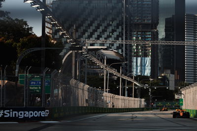 Oscar Piastri (AUS) McLaren MCL60. Formula 1 World Championship, Rd 16, Singapore Grand Prix, Marina Bay Street Circuit,