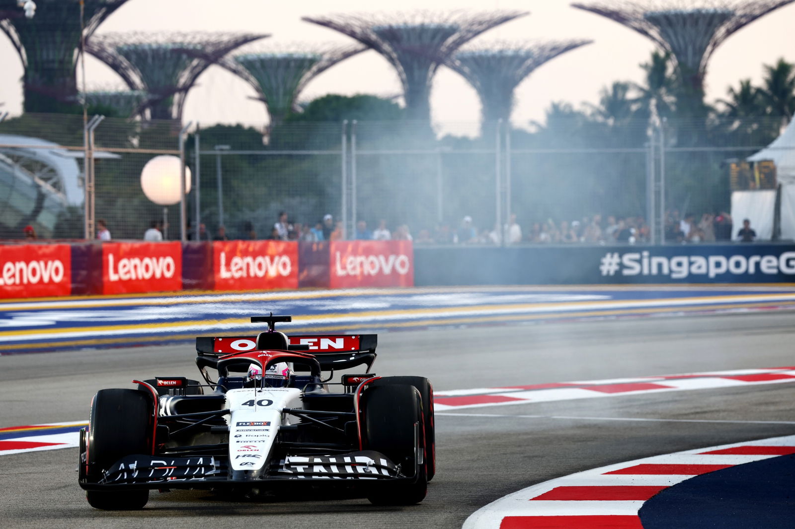 Liam Lawson (NZL) AlphaTauri AT04. Formula 1 World Championship, Rd 16, Singapore Grand Prix, Marina Bay Street Circuit,