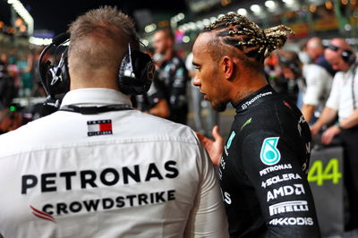 Lewis Hamilton (GBR) Mercedes AMG F1 on the grid. Formula 1 World Championship, Rd 16, Singapore Grand Prix, Marina Bay