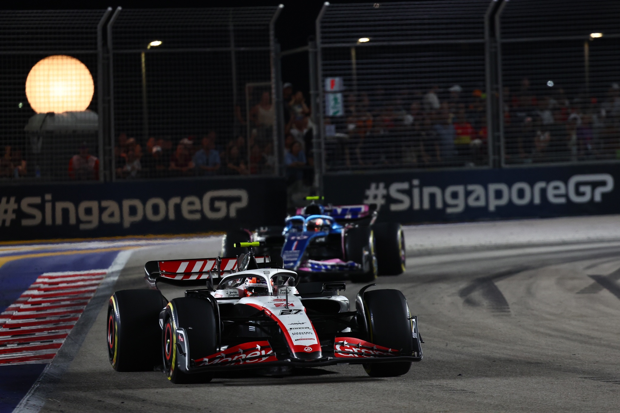 Nico Hulkenberg (GER) Haas VF-23. Formula 1 World Championship, Rd 16, Singapore Grand Prix, Marina Bay Street Circuit,