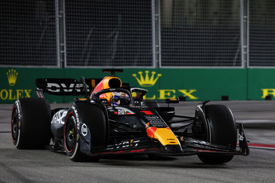 Max Verstappen (NLD ) Red Bull Racing RB19. Kejuaraan Dunia Formula 1, Rd 16, Grand Prix Singapura, Marina Bay Street