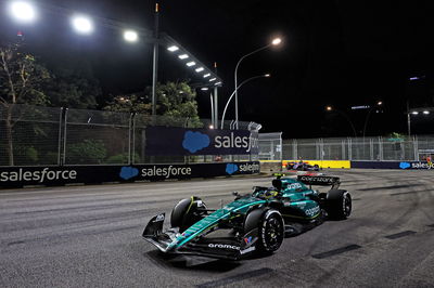 Fernando Alonso (ESP ) Tim F1 Aston Martin AMR23.Kejuaraan Dunia Formula 1, Rd 16, Grand Prix Singapura, Marina Bay