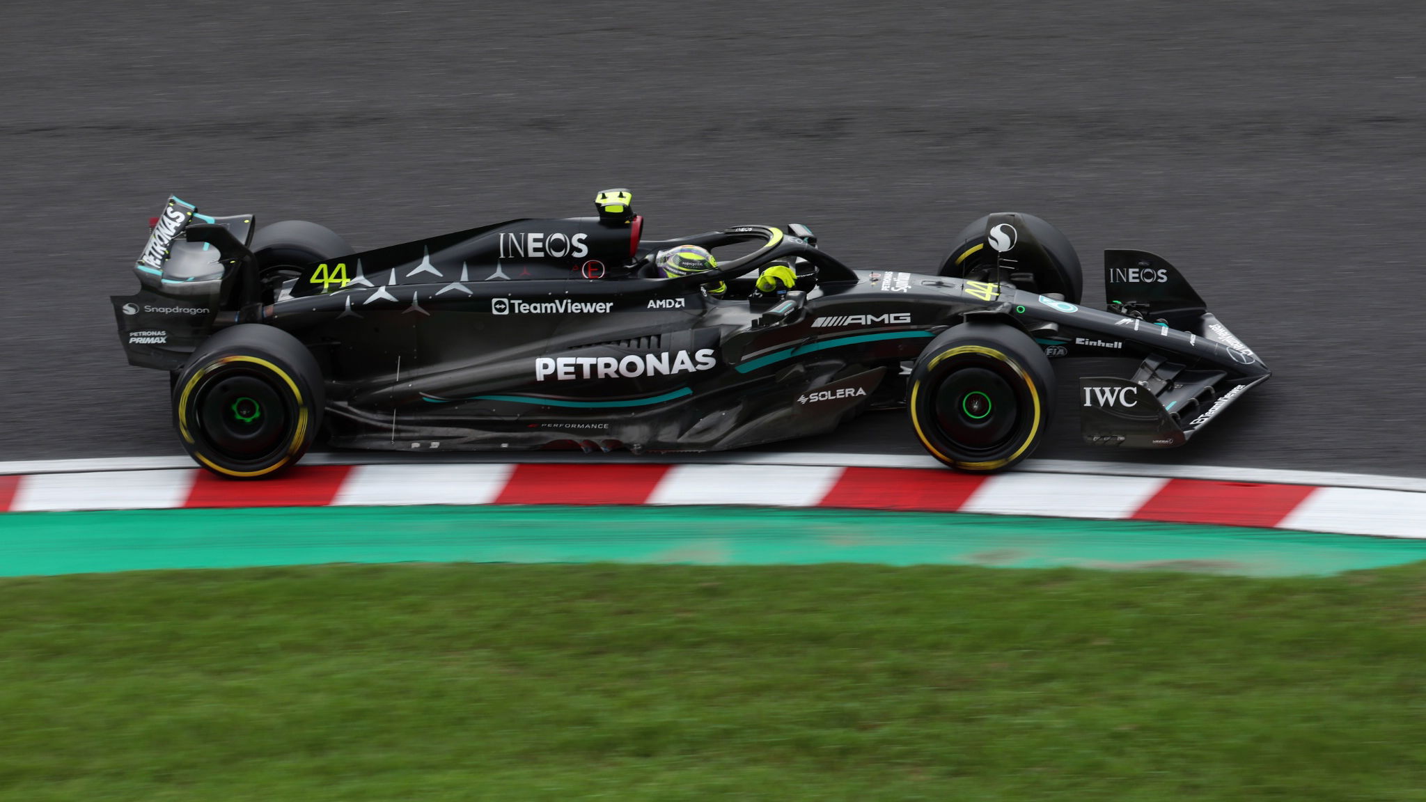 Lewis Hamilton (GBR) Mercedes AMG F1 n,