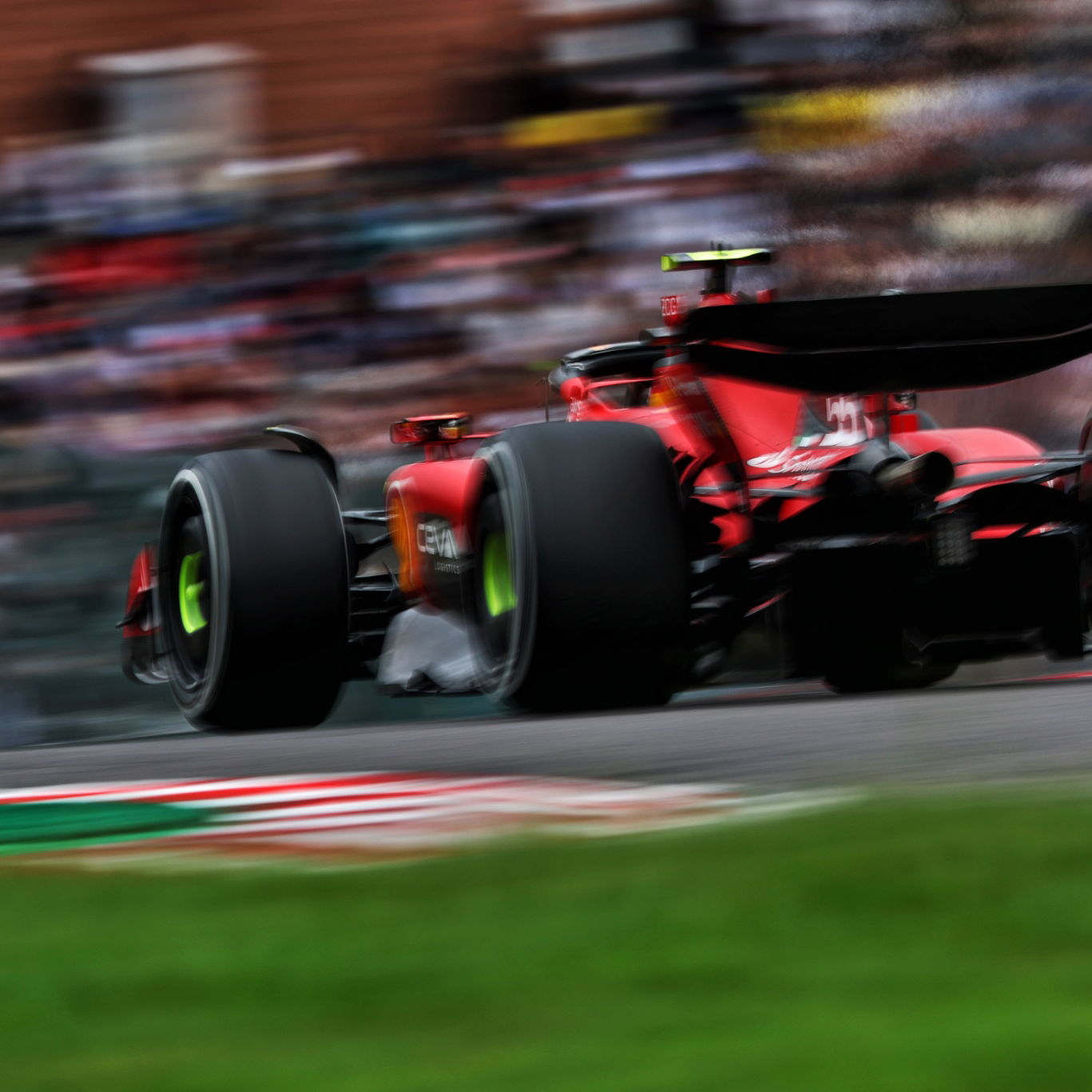 Carlos Sainz Jr (ESP) Ferrari SF-23. Formula 1 World Championship, Rd 17, Japanese Grand Prix, Suzuka, Japan, Practice