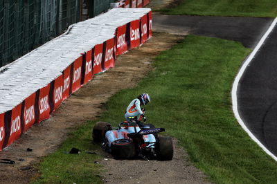 Logan Sargeant (USA) Williams Racing FW45 crashed in qualifying. Formula 1 World Championship, Rd 17, Japanese Grand Prix,