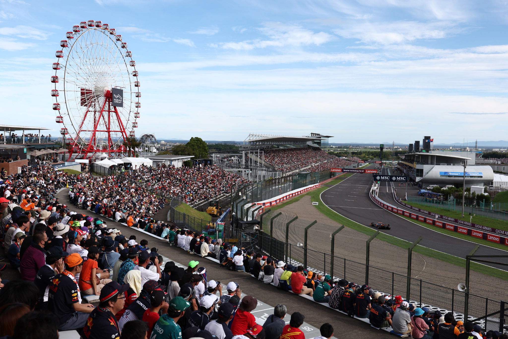 Oscar Piastri (AUS) McLaren MCL60. Formula 1 World Championship, Rd 17, Japanese Grand Prix, Suzuka, Japan, Qualifying