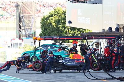 Sergio Perez (MEX) Red Bull Racing RB19 retires from the race. Formula 1 World Championship, Rd 17, Japanese Grand Prix,