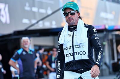 Fernando Alonso (ESP) Aston Martin F1 Team on the grid. Formula 1 World Championship, Rd 17, Japanese Grand Prix, Suzuka,