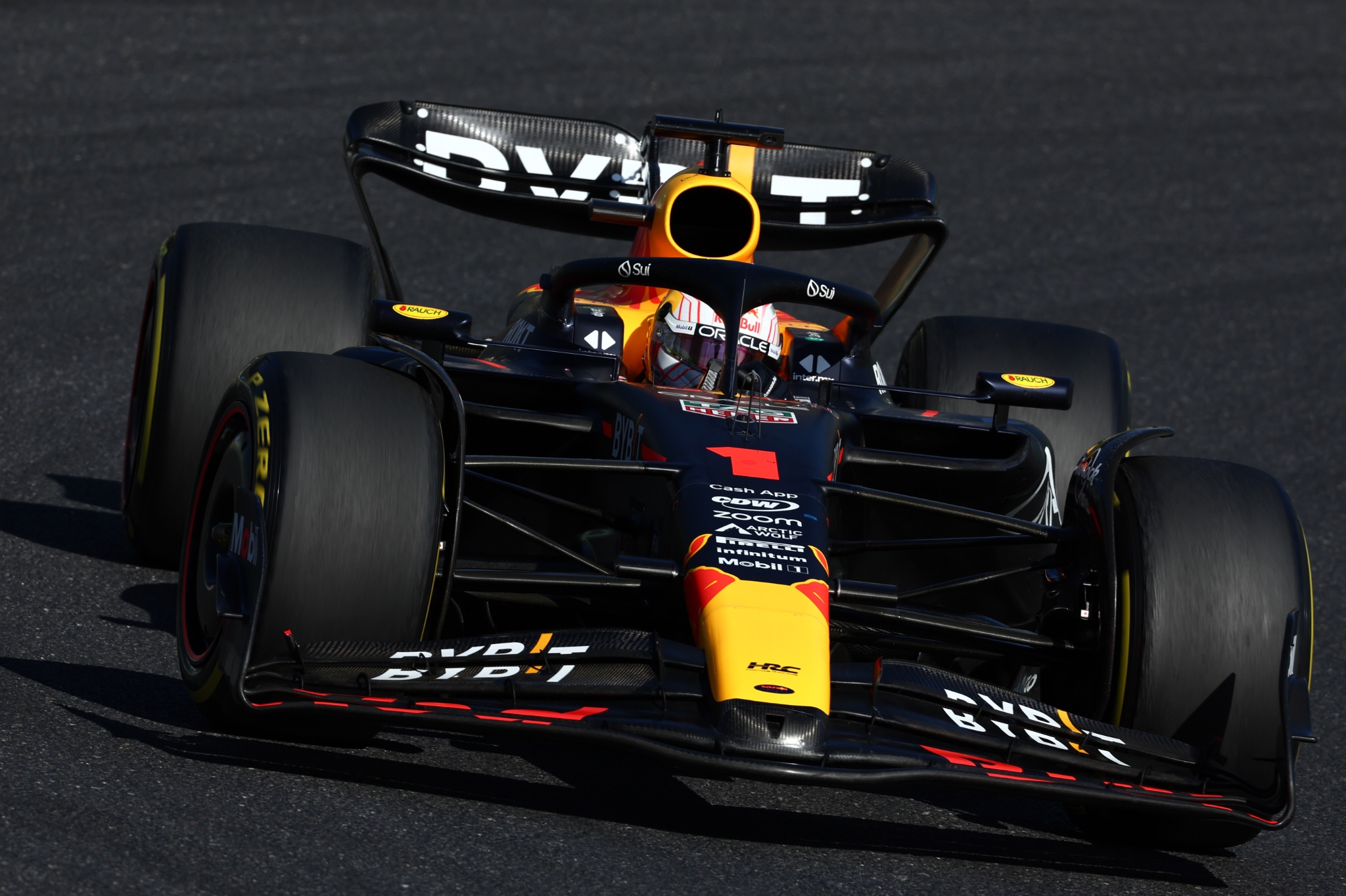 Max Verstappen (NLD) Red Bull Racing RB19. Formula 1 World Championship, Rd 17, Japanese Grand Prix, Suzuka, Japan, Race
