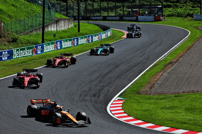 Oscar Piastri (AUS ) McLaren MCL60. Kejuaraan Dunia Formula 1, Rd 17, Grand Prix Jepang, Suzuka, Jepang, Hari Balapan. -