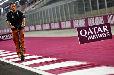 Lewis Hamilton (GBR) Mercedes AMG F1 scoots the circuit. Formula 1 World Championship, Rd 18, Qatar Grand Prix, Doha,