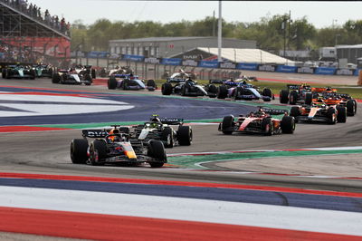 Max Verstappen (NLD) Red Bull Racing RB19 leads at the start of Sprint. Formula 1 World Championship, Rd 19, United States