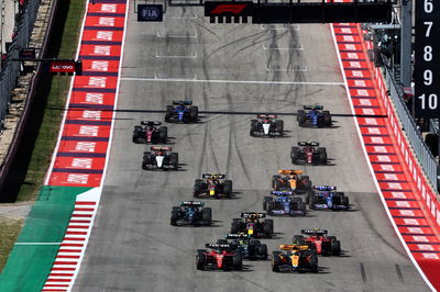 Charles Leclerc (MON) Ferrari SF-23 and Lando Norris (GBR) McLaren MCL60 at the start of the race. Formula 1 World