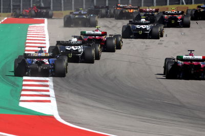 Alexander Albon (THA) Williams Racing FW45 at the start of the race. Formula 1 World Championship, Rd 19, United States