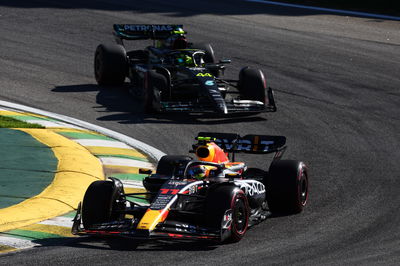 Sergio Perez (MEX ) Red Bull Racing RB19. Kejuaraan Dunia Formula 1, Rd 21, Grand Prix Brasil, Sao Paulo, Brasil,