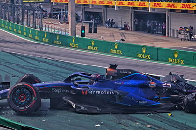 Alexander Albon (THA) Williams Racing FW45 crashed out at the start of the race. Formula 1 World Championship, Rd 21,