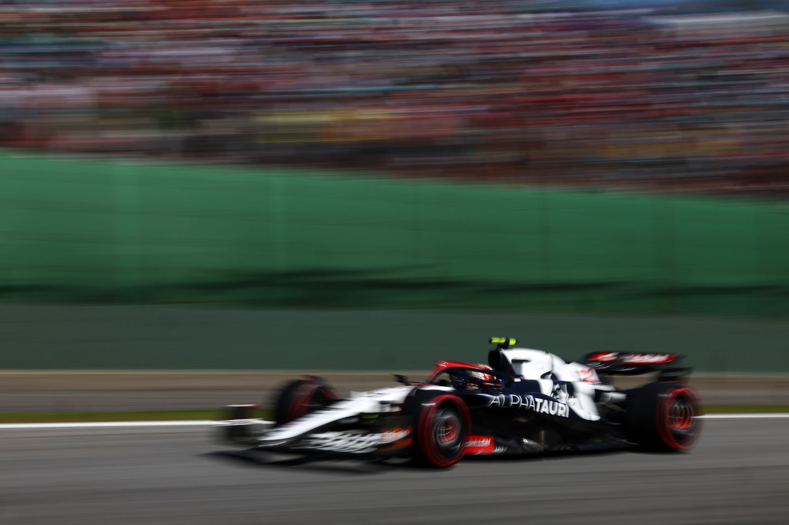 Yuki Tsunoda (JPN ) AlphaTauri AT04.Kejuaraan Dunia Formula 1, Rd 21, Grand Prix Brasil, Sao Paulo, Brasil, Balapan