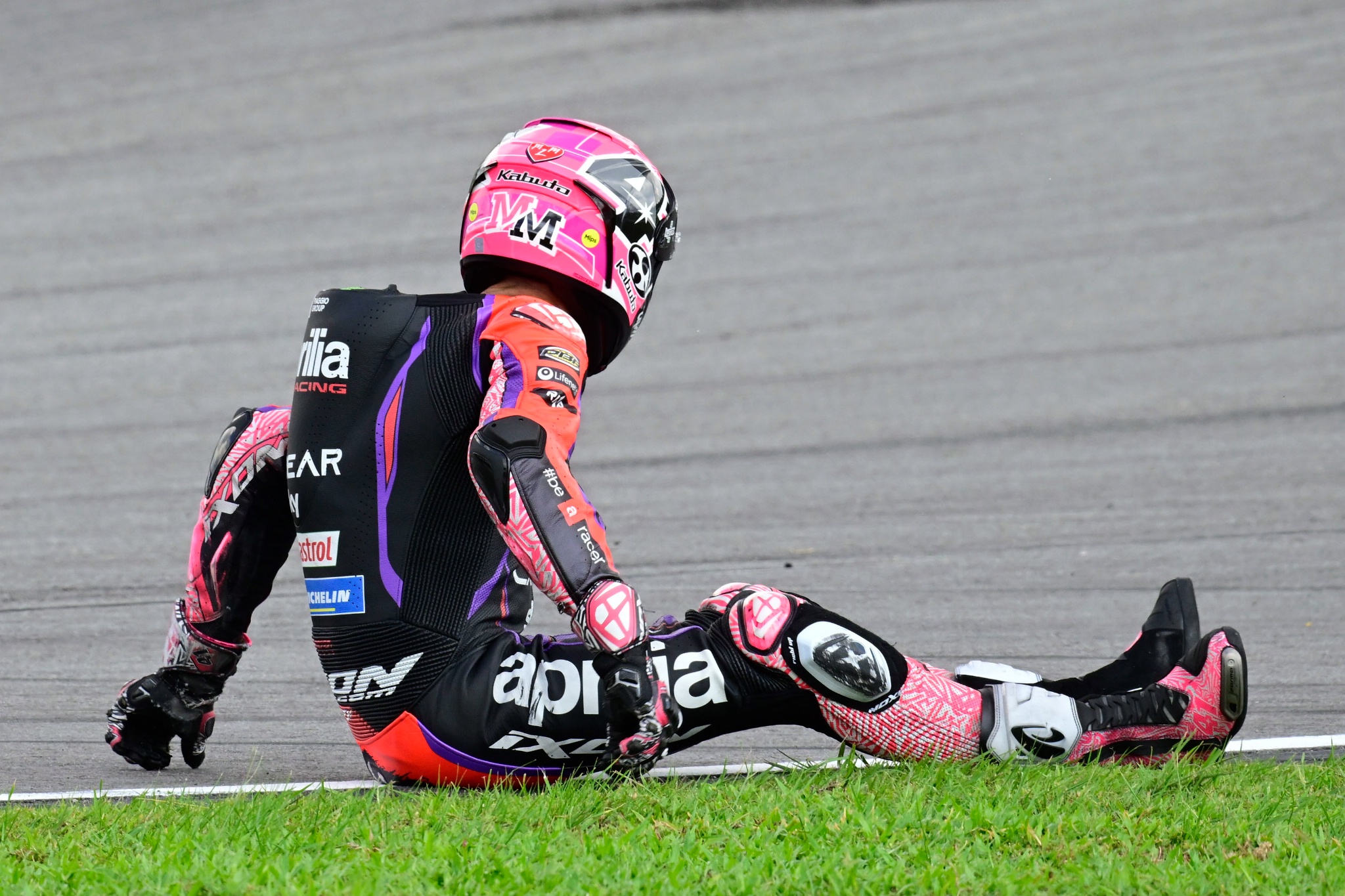 Aleix Espargaro crash, MotoGP race, Malaysia MotoGP, 12 November