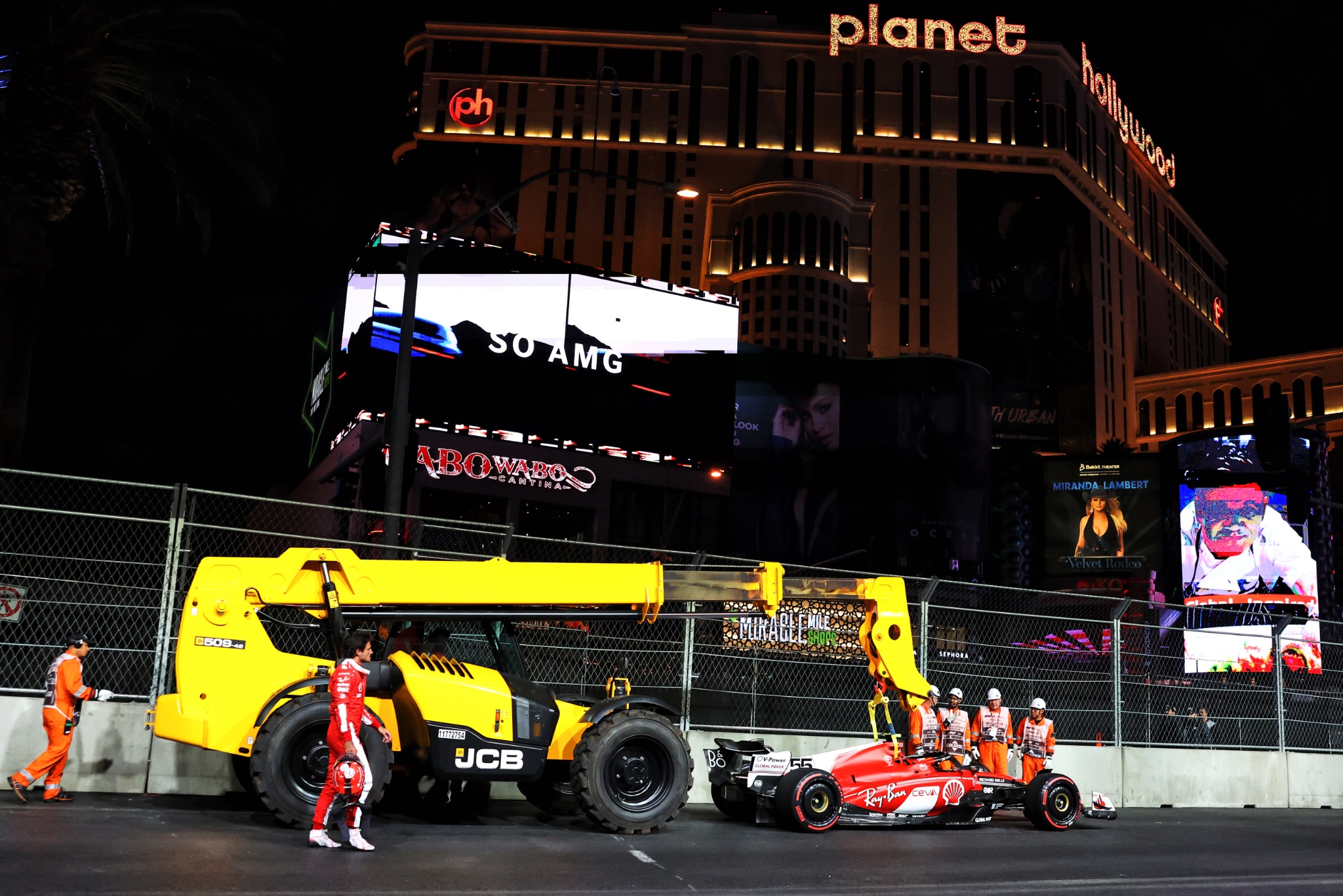 Formula 1 Las Vegas Grand Prix Practice Ended By Drain Cover