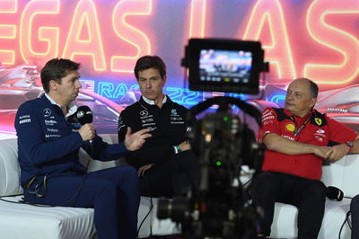 (Kiri ke R ): James Vowles (GBR) Kepala Tim Balap Williams; Toto Wolff (GER) Pemegang Saham dan Eksekutif Mercedes AMG F1