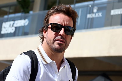 Fernando Alonso (ESP) Aston Martin F1 Team. Formula 1 World Championship, Rd 23, Abu Dhabi Grand Prix, Yas Marina Circuit,