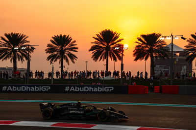 Lewis Hamilton (GBR ), Kejuaraan Dunia Formula 1 Mercedes AMG F1, Rd 23, Grand Prix Abu Dhabi, Sirkuit Yas Marina, Abu