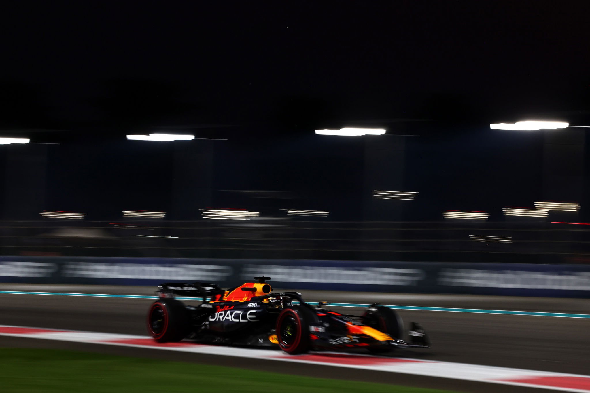 Max Verstappen (NLD) Red Bull Racing RB19. Formula 1 World Championship, Rd 23, Abu Dhabi Grand Prix, Yas Marina Circuit,