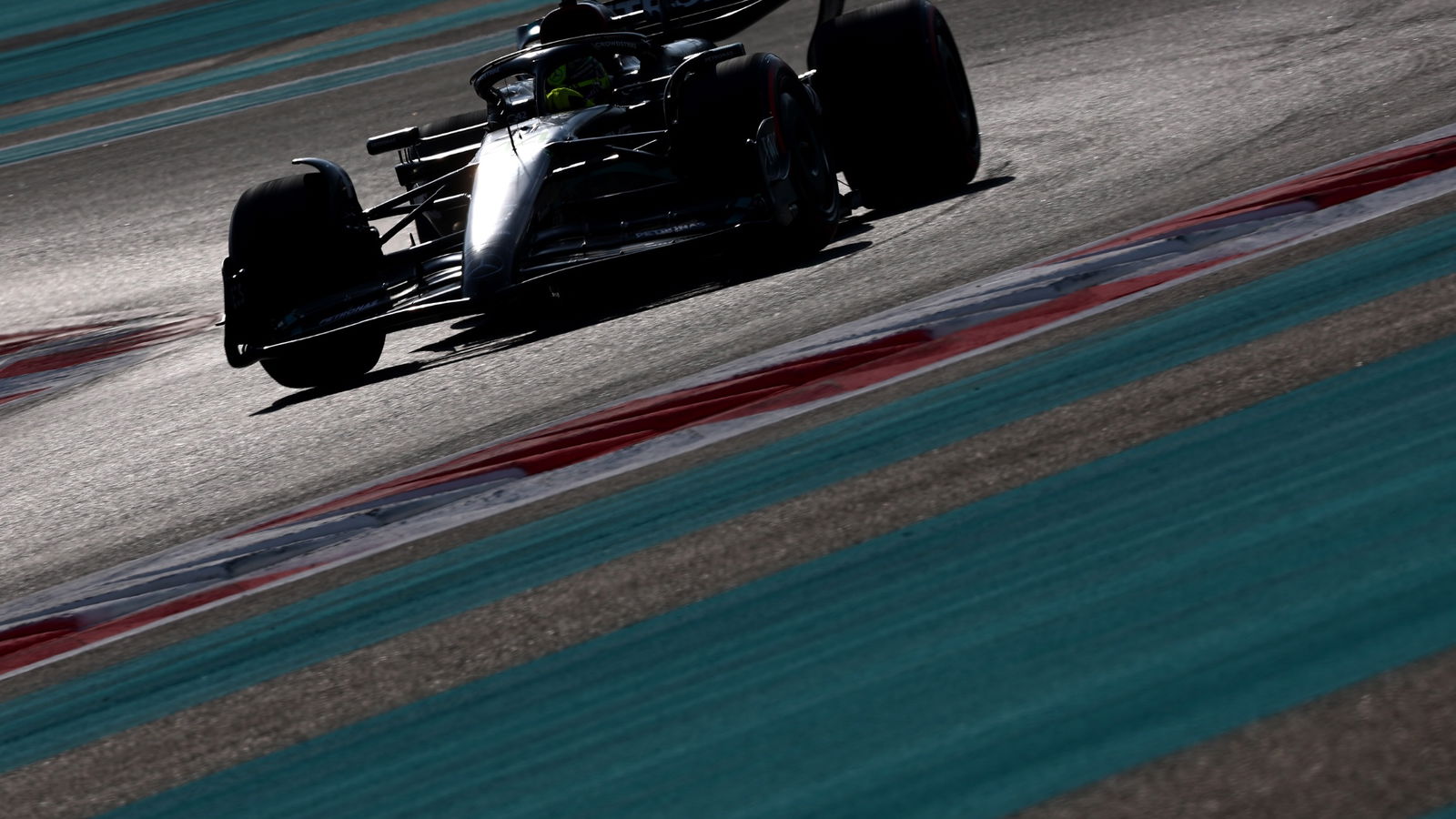Lewis Hamilton (GBR) Mercedes AMG F1 W14. Formula 1 World Championship, Rd 23, Abu Dhabi Grand Prix, Yas Marina Circuit,