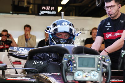 Valtteri Bottas (FIN) Alfa Romeo F1 Team C43. Formula 1 World Championship, Rd 23, Abu Dhabi Grand Prix, Yas Marina