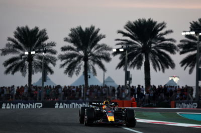 Max Verstappen (NLD ) Red Bull Racing RB19. Kejuaraan Dunia Formula 1, Rd 23, Grand Prix Abu Dhabi, Sirkuit Yas Marina,