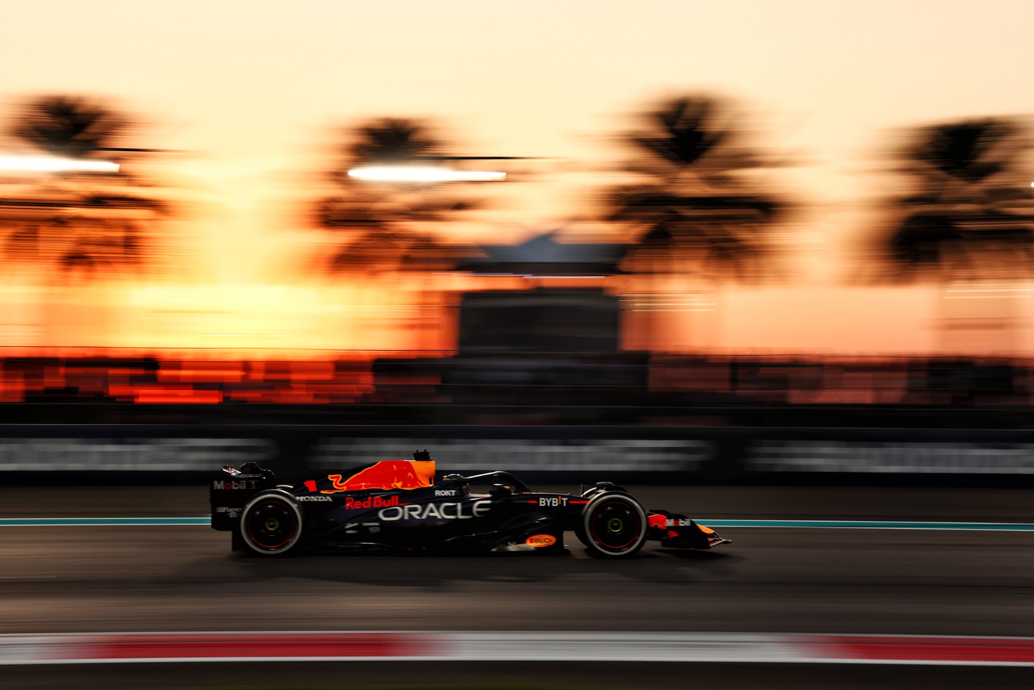 Max Verstappen (NLD) Red Bull Racing RB19. Formula 1 World Championship, Rd 23, Abu Dhabi Grand Prix, Yas Marina Circuit,