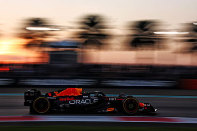 Max Verstappen (NLD) Red Bull Racing RB19. Formula 1 World Championship, Rd 23, Abu Dhabi Grand Prix, Yas Marina Circuit,