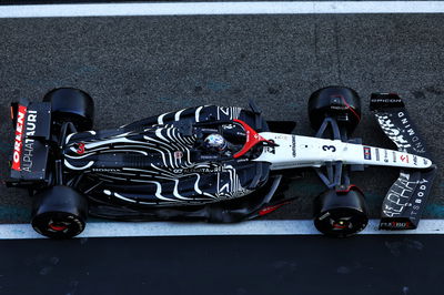 Daniel Ricciardo (AUS) AlphaTauri AT04. Formula 1 Testing, Yas Marina Circuit, Abu Dhabi, Tuesday.- www.xpbimages.com,