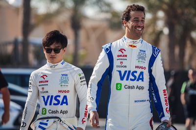 (L to R): Yuki Tsunoda (JPN) RB and Daniel Ricciardo (AUS) RB. Formula 1 Testing, Sakhir, Bahrain, Day One.-