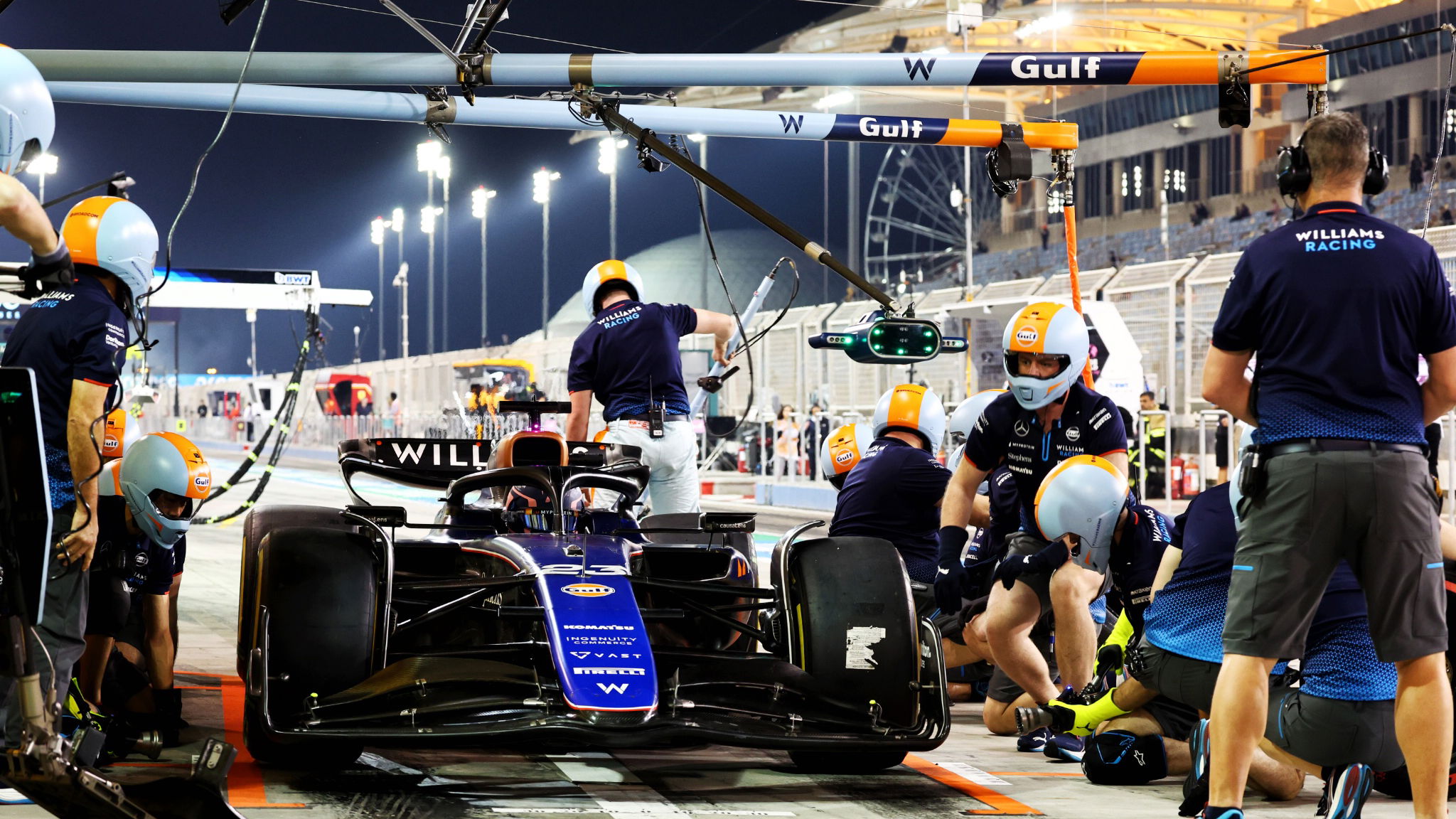 Alexander Albon (THA) Williams Racing FW46 practices a pit stop. Formula 1 Testing, Sakhir, Bahrain, Day Three.-