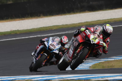 Alvaro Bautista, Jonathan Rea, Race 1, Australian WorldSBK, 24 February