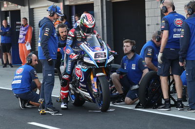 Jonathan Rea, tyre change, Australian WorldSBK, 24 February