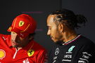 (L to R): Carlos Sainz Jr (ESP) Ferrari and Lewis Hamilton (GBR) Mercedes AMG F1 in the FIA Press Conference. Formula 1