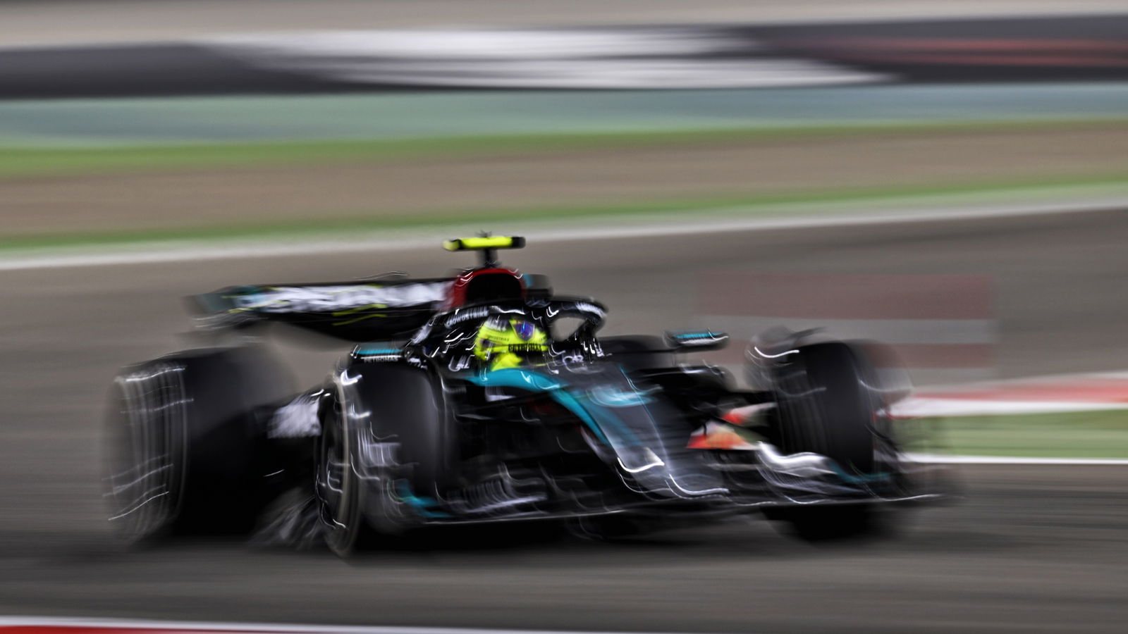 Lewis Hamilton (GBR) Mercedes AMG F1 W15. Formula 1 World Championship, Rd 1, Bahrain Grand Prix, Sakhir, Bahrain, Race