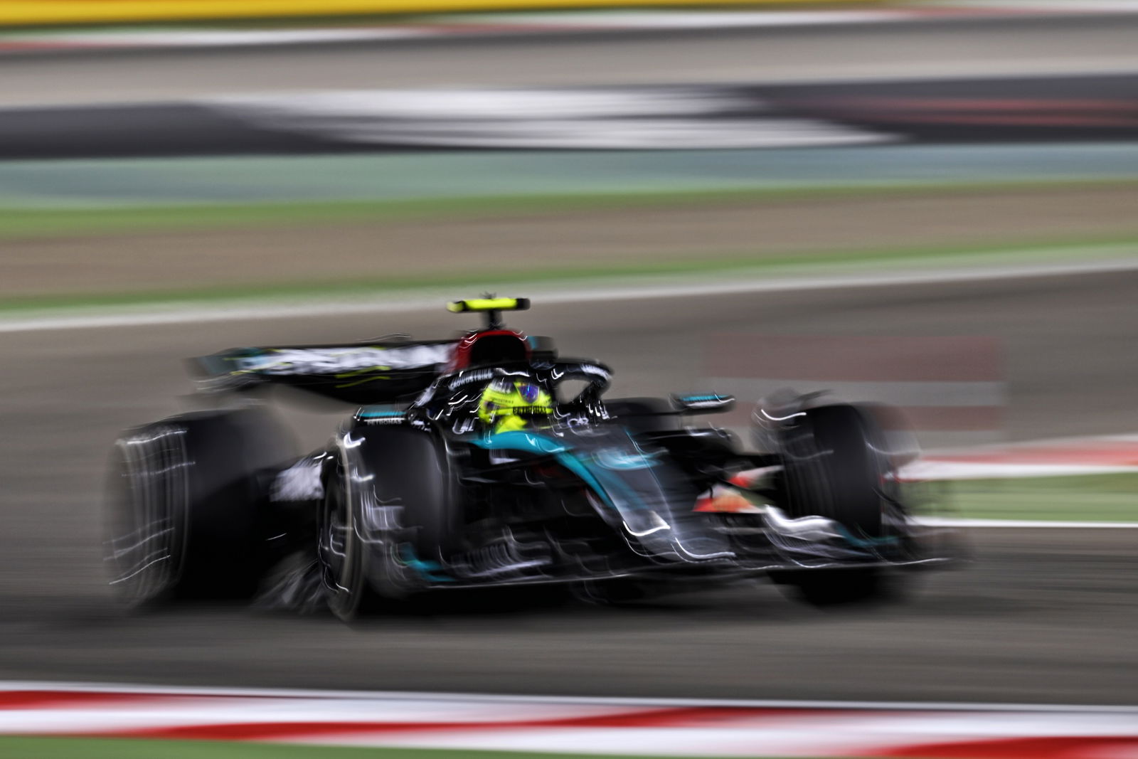 Lewis Hamilton (GBR) Mercedes AMG F1 W15. Formula 1 World Championship, Rd 1, Bahrain Grand Prix, Sakhir, Bahrain, Race