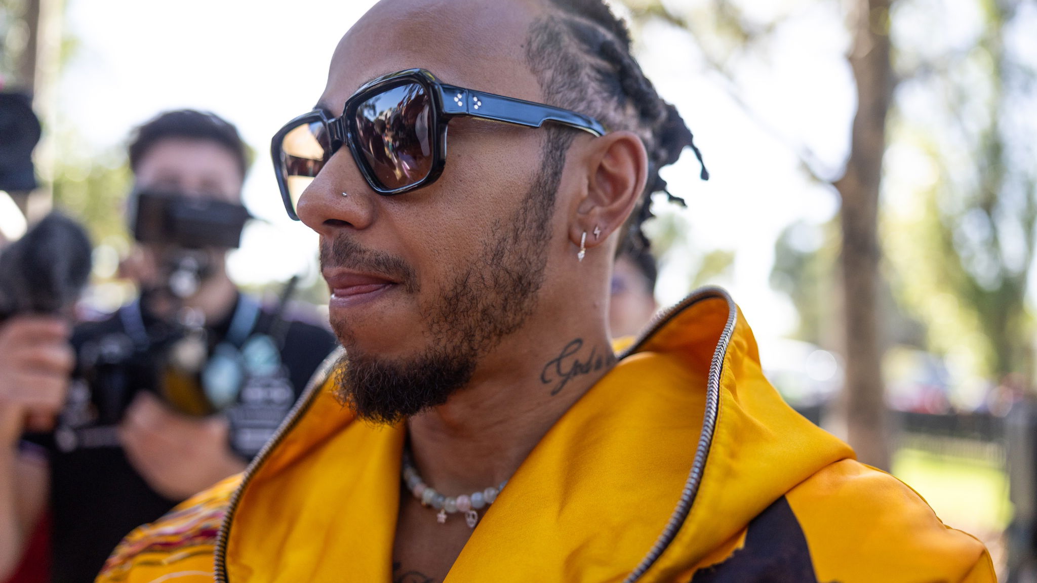 Lewis Hamilton (GBR) Mercedes AMG F1 with fans. Formula 1 World Championship, Rd 3, Australian Grand Prix, Albert Park,