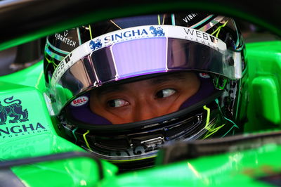 Zhou Guanyu (CHN) Sauber C44. Formula 1 World Championship, Rd 4, Japanese Grand Prix, Suzuka, Japan, Qualifying Day.-