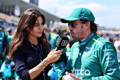 Fernando Alonso (ESP) Aston Martin F1 Team on the grid. Formula 1 World Championship, Rd 4, Japanese Grand Prix, Suzuka,