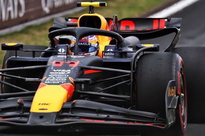 Sergio Perez (MEX) Red Bull Racing RB20. Formula 1 World Championship, Rd 5, Chinese Grand Prix, Shanghai, China, Sprint