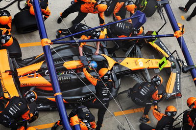 Oscar Piastri (AUS) McLaren MCL38 makes a pit stop. Formula 1 World Championship, Rd 5, Chinese Grand Prix, Shanghai,