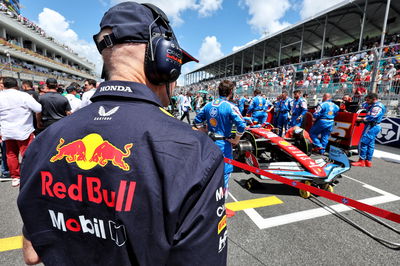 Adrian Newey (GBR) Red Bull Racing Chief Technical Officer on the grid. Formula 1 World Championship, Rd 6, Miami Grand