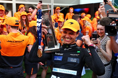 Race winner Lando Norris (GBR) McLaren celebrates with the team. Formula 1 World Championship, Rd 6, Miami Grand Prix,