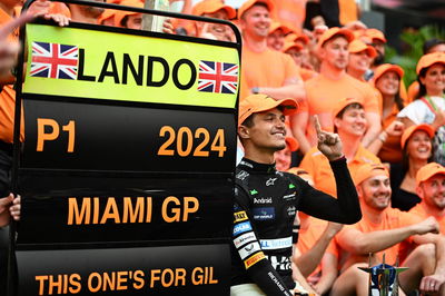 Race winner Lando Norris (GBR) McLaren celebrates with the team. Formula 1 World Championship, Rd 6, Miami Grand Prix,