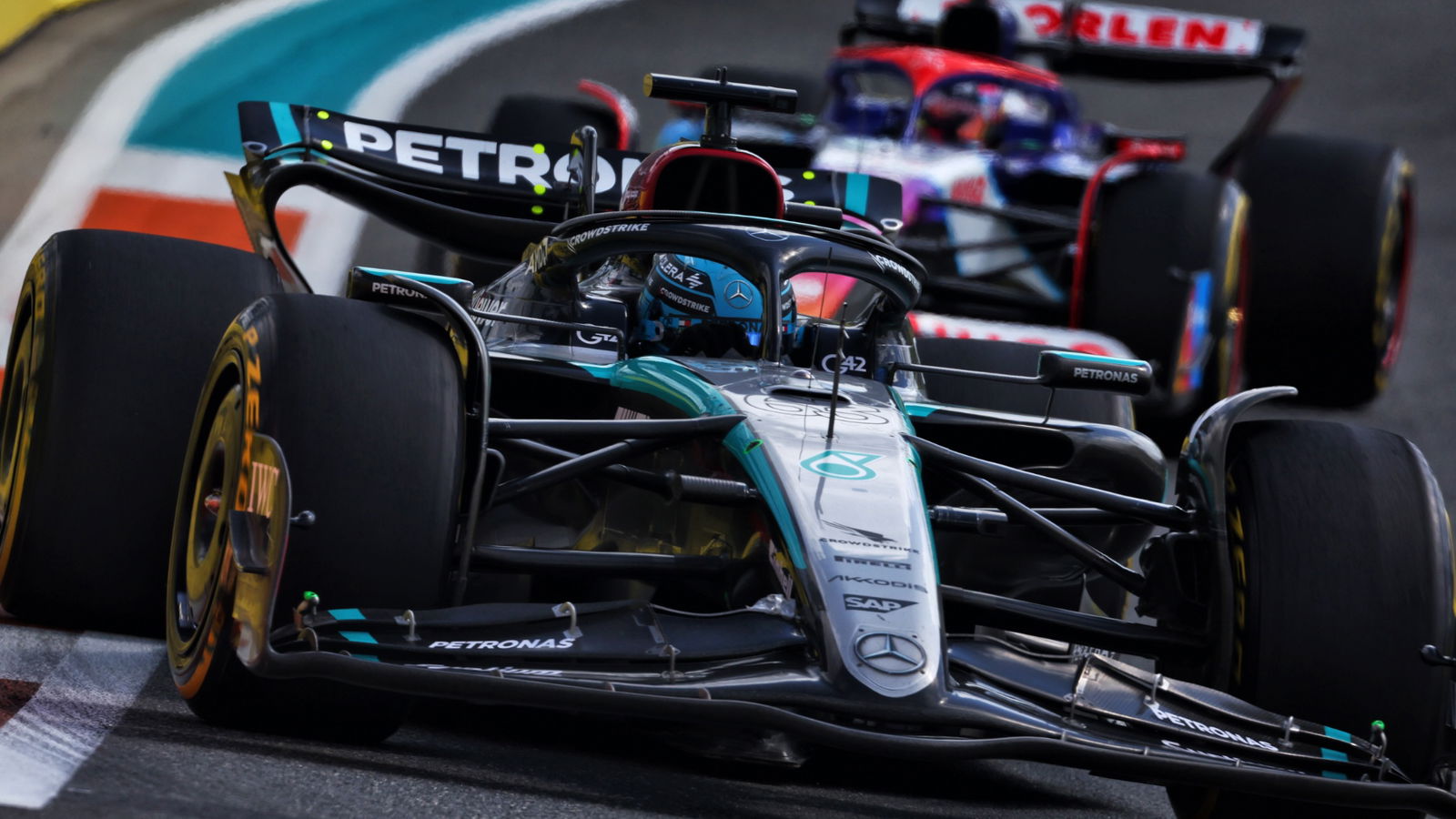 George Russell (GBR) Mercedes AMG F1 W15. Formula 1 World Championship, Rd 6, Miami Grand Prix, Miami, Florida, USA, Race